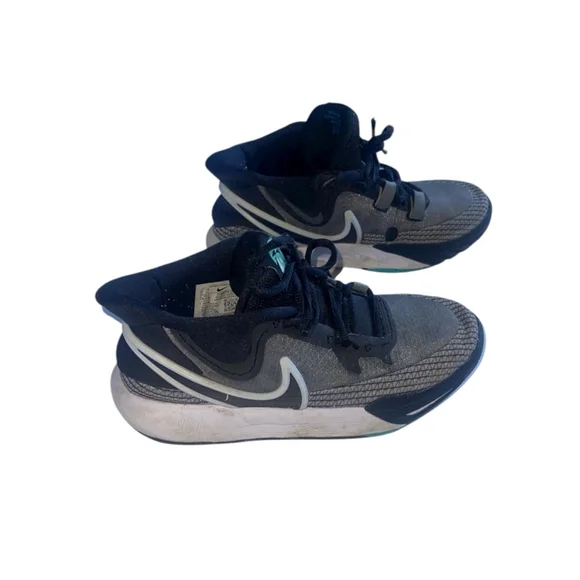 Nike Kyrie Flytrap 5 Athletic Shoes Gray Black Youth Size 7Y - Picture 2 of 6